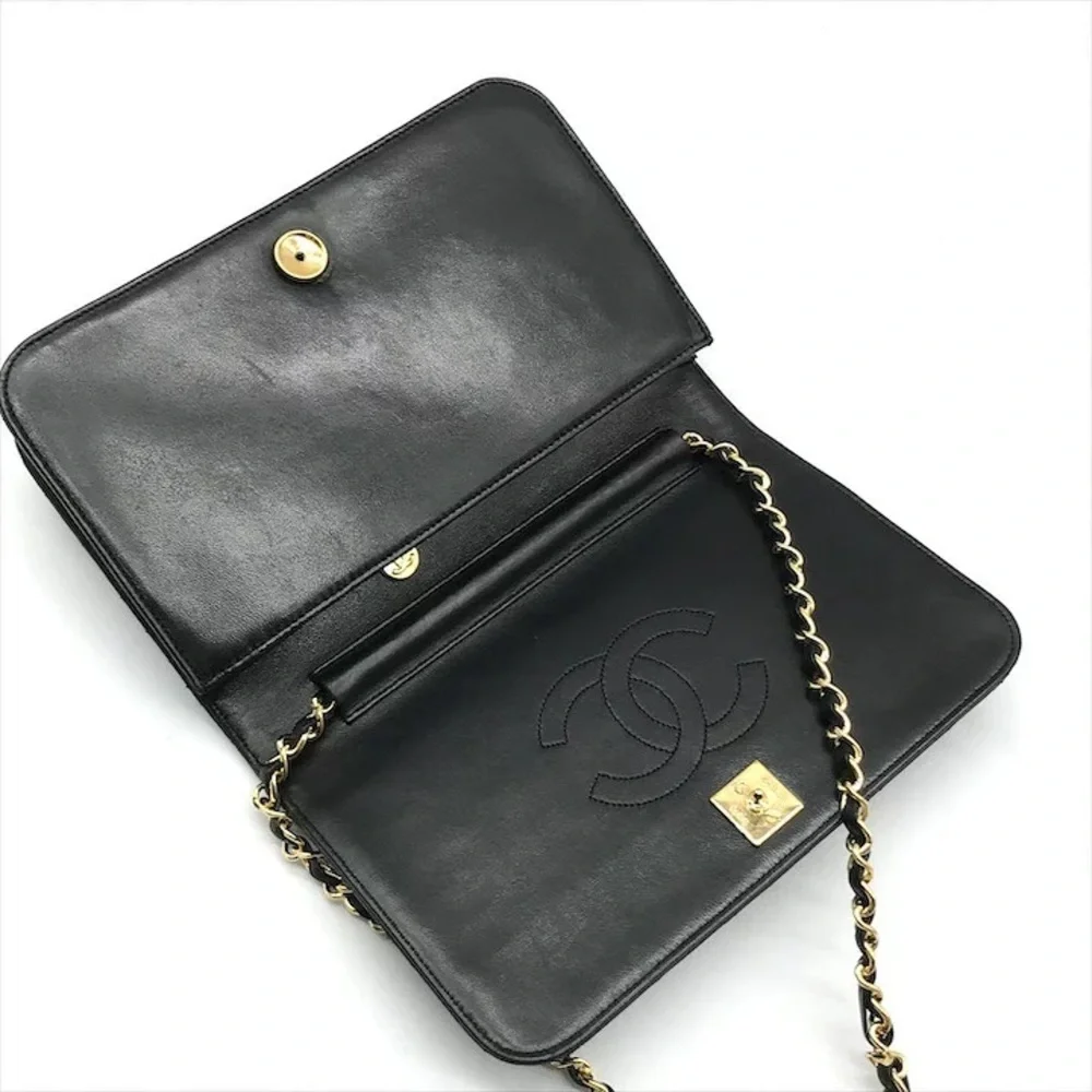 Authentic CHANEL classic single flap lambskin quilted shoulder bag